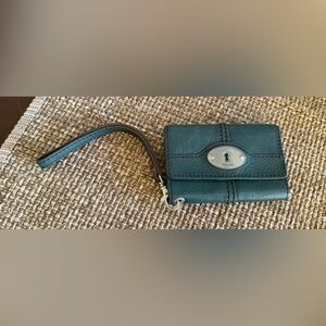 Fossil mini wallet with removable strap